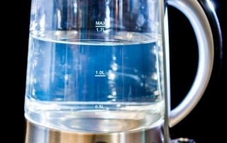 Cómo quitar la cal de un hervidor de agua